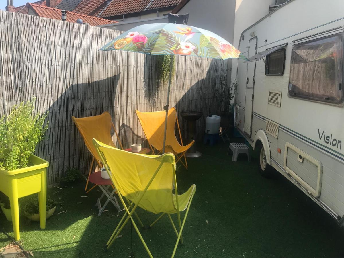 Gardencaravan Near Ghent In Green Area Kültér fotó