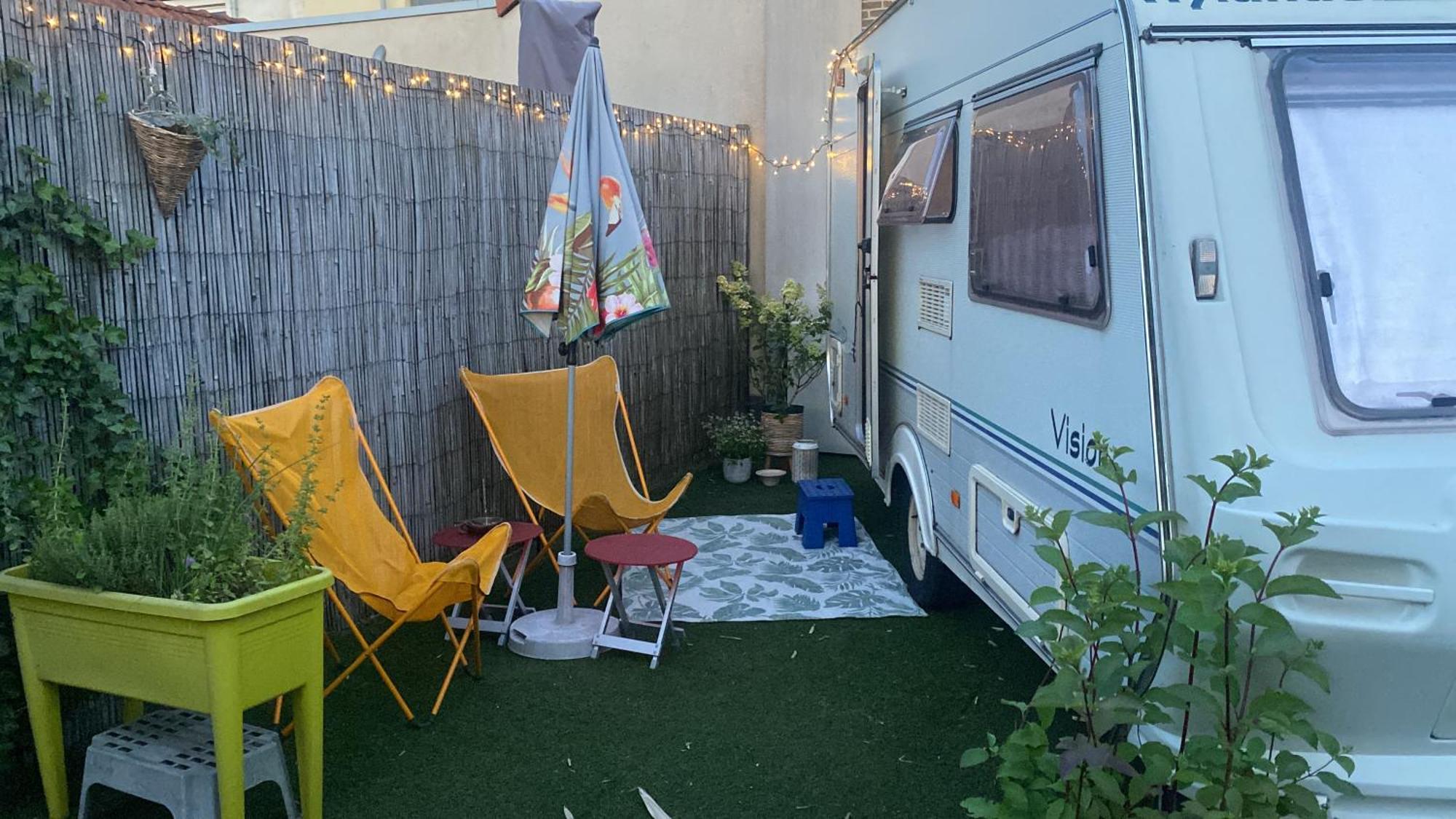 Gardencaravan Near Ghent In Green Area Kültér fotó