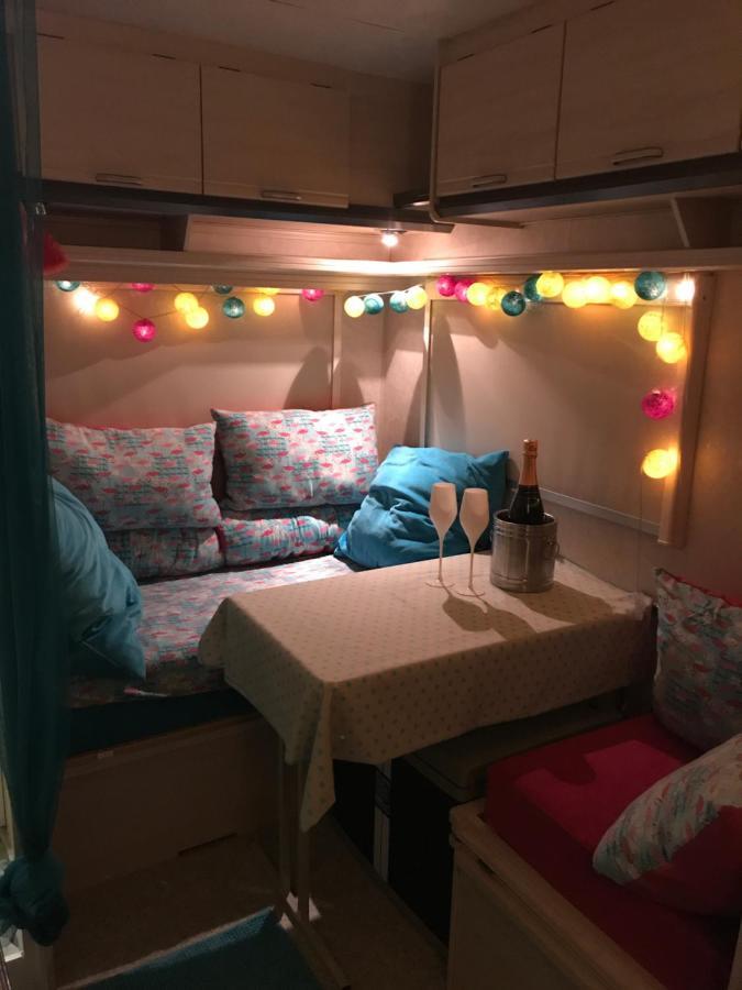 Gardencaravan Near Ghent In Green Area Kültér fotó
